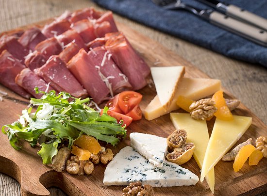 GURME ŞARKÜTERİ VE PEYNİRLER TABAĞI