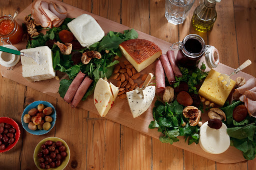 YEREL VE DÜNYA PEYNİRLERİNDEN SEÇKİLER